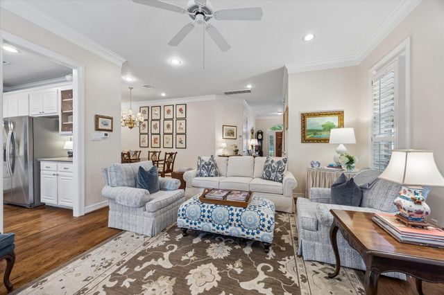 5819 Inwood Park Ct Court N, Houston, TX 77057