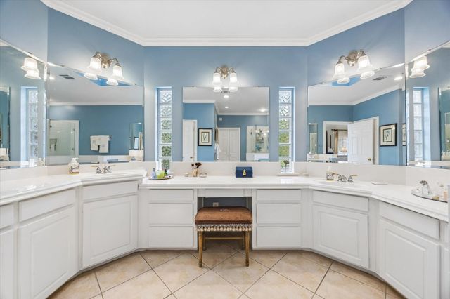5819 Inwood Park Ct Court N, Houston, TX 77057