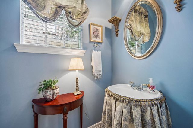 5819 Inwood Park Ct Court N, Houston, TX 77057
