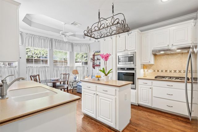 5819 Inwood Park Ct Court N, Houston, TX 77057