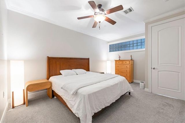 10511 Mission Road 203A, Leawood, KS 66206