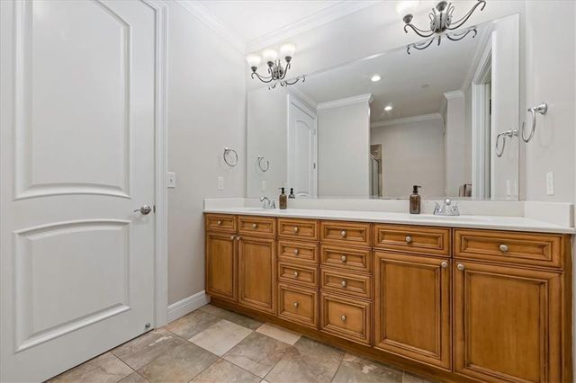10511 Mission Road 203A, Leawood, KS 66206