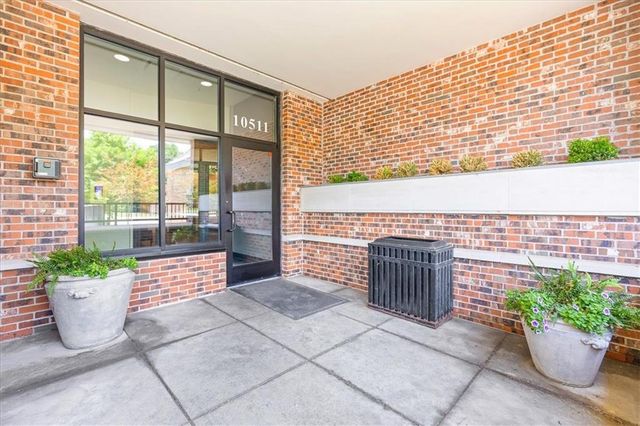 10511 Mission Road 203A, Leawood, KS 66206