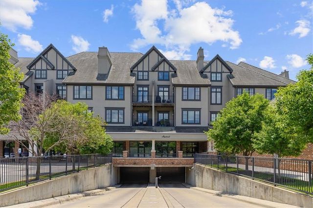 10511 Mission Road 203A, Leawood, KS 66206
