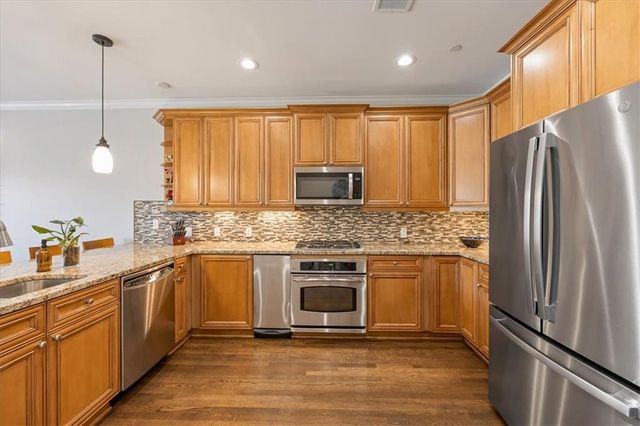 10511 Mission Road 203A, Leawood, KS 66206