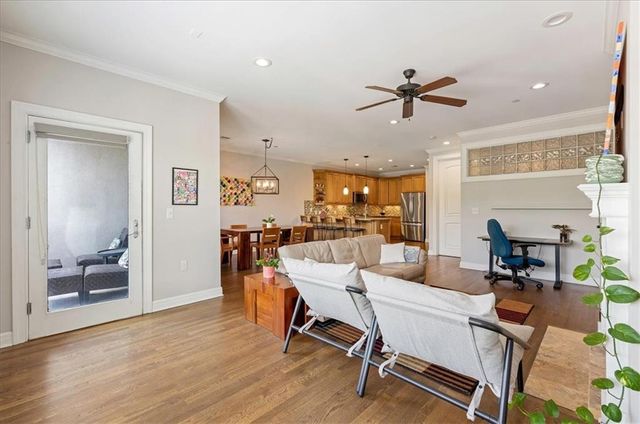10511 Mission Road 203A, Leawood, KS 66206
