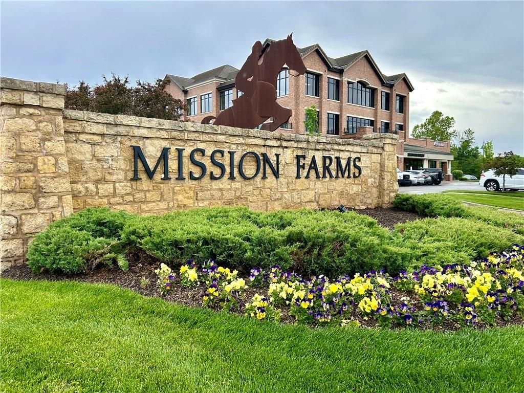 10511 Mission Road 203A, Leawood, KS 66206