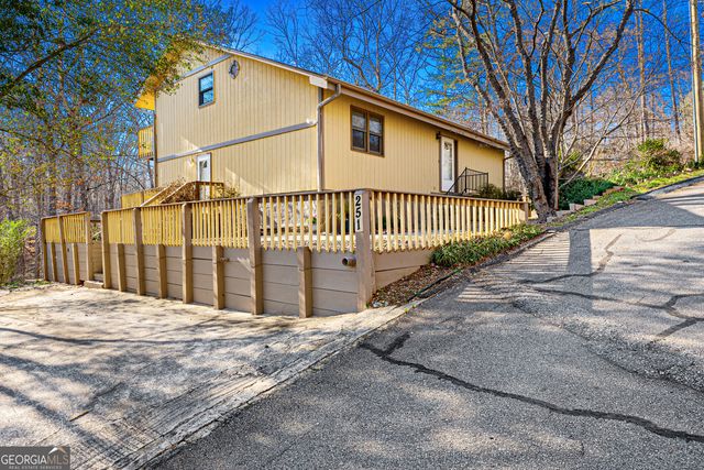 251 Cherokee Drive, Fair Play, SC 29643