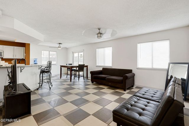 10325 Valle Suave Drive, Socorro, TX 79927