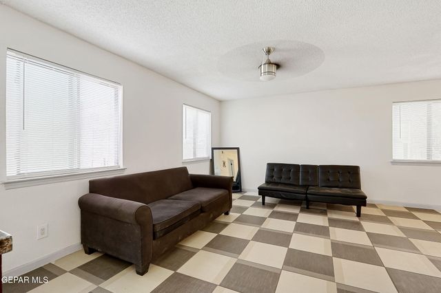 10325 Valle Suave Drive, Socorro, TX 79927