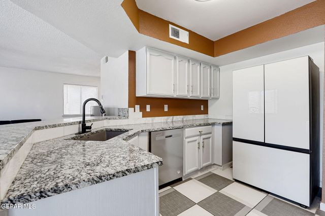 10325 Valle Suave Drive, Socorro, TX 79927