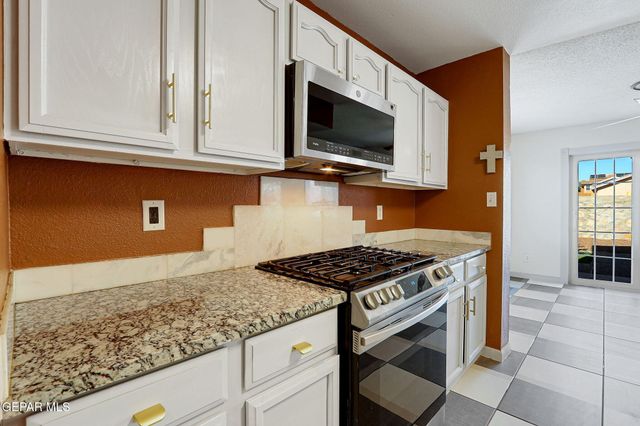 10325 Valle Suave Drive, Socorro, TX 79927