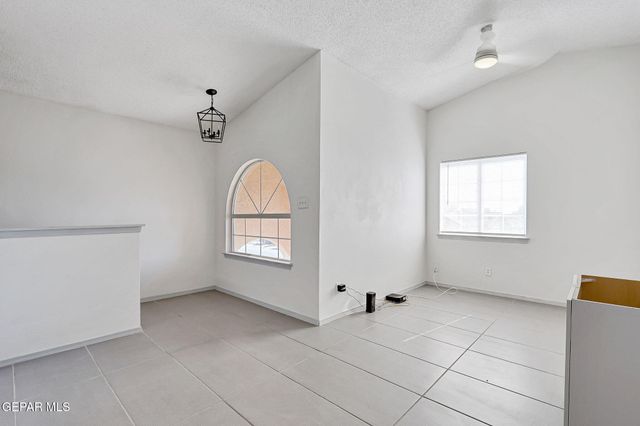 10325 Valle Suave Drive, Socorro, TX 79927