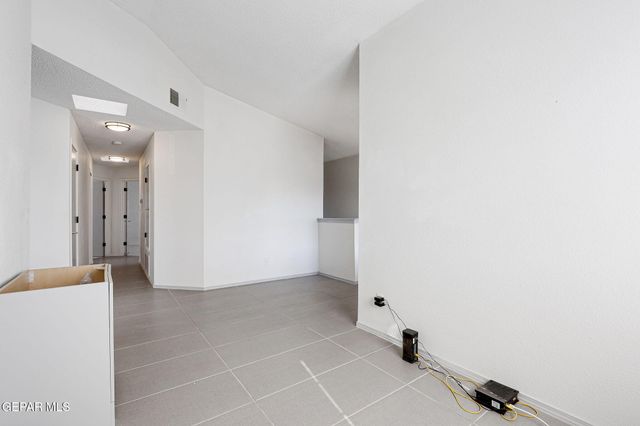 10325 Valle Suave Drive, Socorro, TX 79927