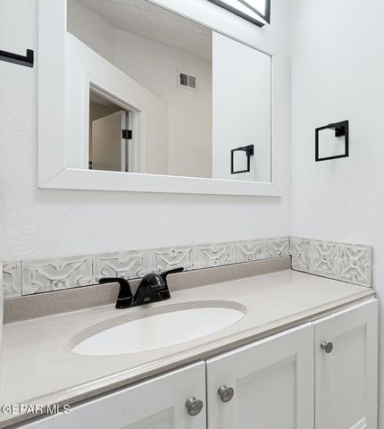 10325 Valle Suave Drive, Socorro, TX 79927