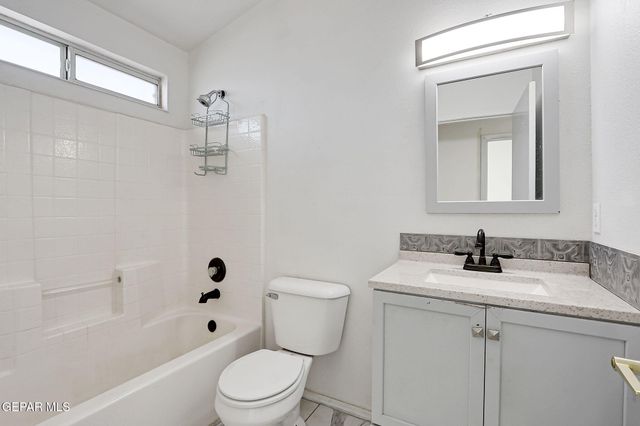 10325 Valle Suave Drive, Socorro, TX 79927