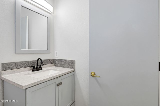 10325 Valle Suave Drive, Socorro, TX 79927