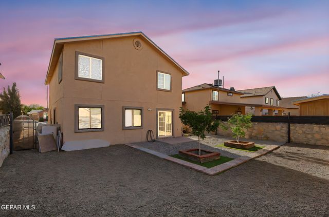 10325 Valle Suave Drive, Socorro, TX 79927