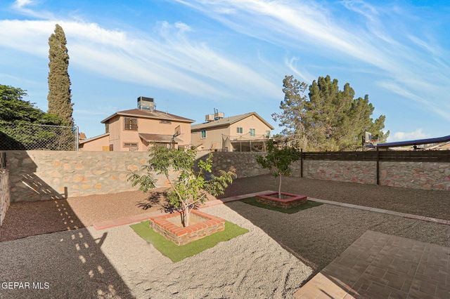 10325 Valle Suave Drive, Socorro, TX 79927