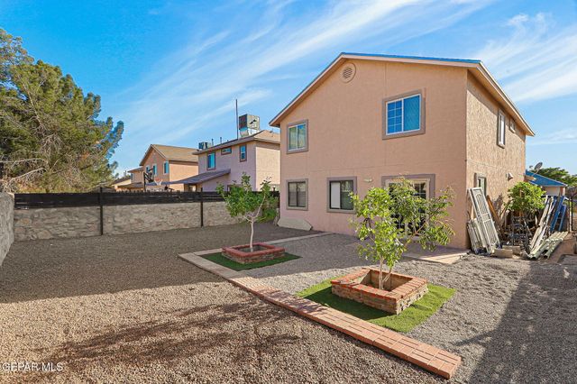 10325 Valle Suave Drive, Socorro, TX 79927