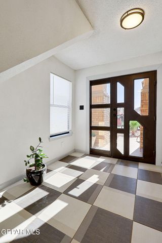 10325 Valle Suave Drive, Socorro, TX 79927