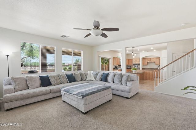 863 E MULE TRAIN Trail, San Tan Valley, AZ 85143