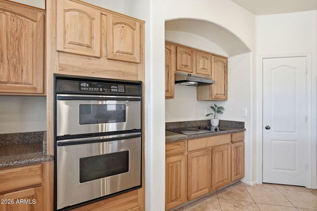 863 E MULE TRAIN Trail, San Tan Valley, AZ 85143