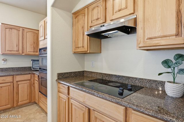 863 E MULE TRAIN Trail, San Tan Valley, AZ 85143