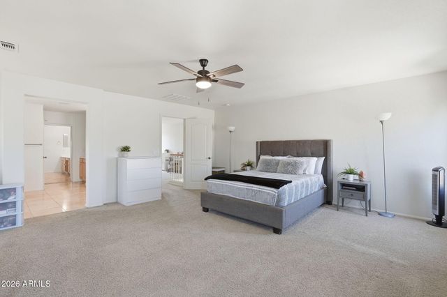 863 E MULE TRAIN Trail, San Tan Valley, AZ 85143
