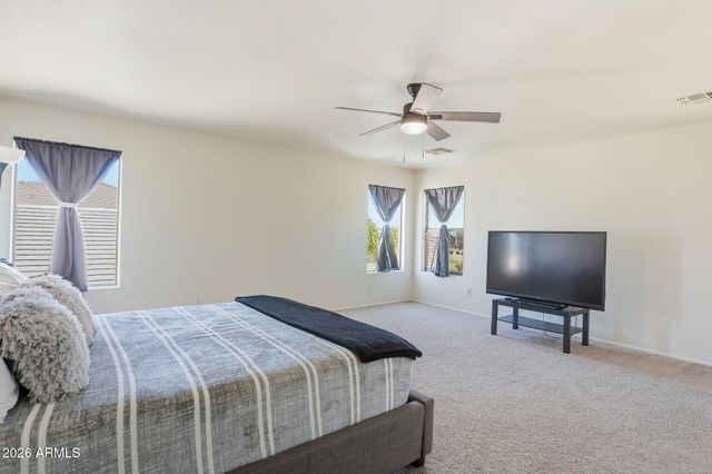 863 E MULE TRAIN Trail, San Tan Valley, AZ 85143