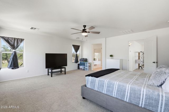 863 E MULE TRAIN Trail, San Tan Valley, AZ 85143