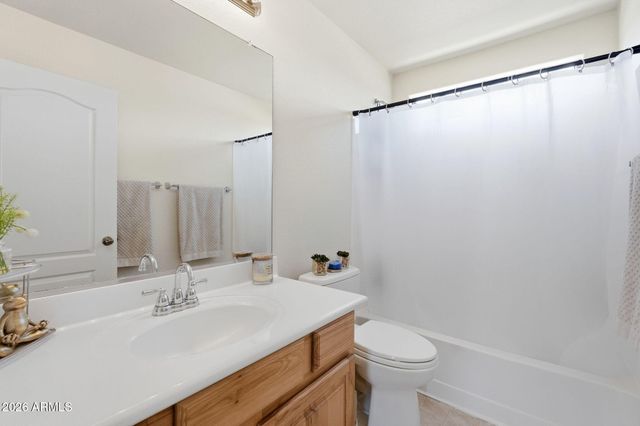 863 E MULE TRAIN Trail, San Tan Valley, AZ 85143