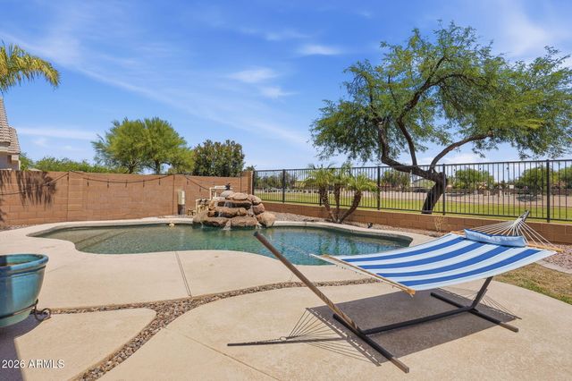 863 E MULE TRAIN Trail, San Tan Valley, AZ 85143