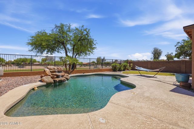 863 E MULE TRAIN Trail, San Tan Valley, AZ 85143