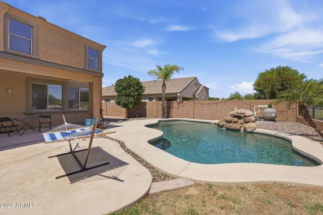 863 E MULE TRAIN Trail, San Tan Valley, AZ 85143