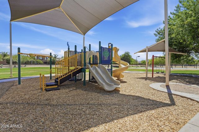 863 E MULE TRAIN Trail, San Tan Valley, AZ 85143