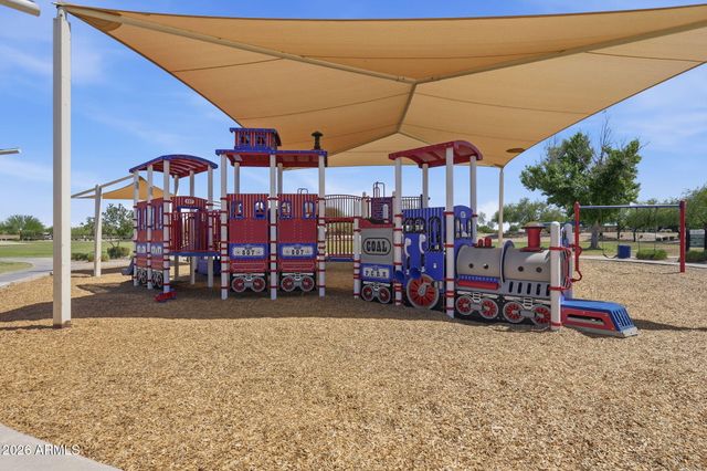 863 E MULE TRAIN Trail, San Tan Valley, AZ 85143