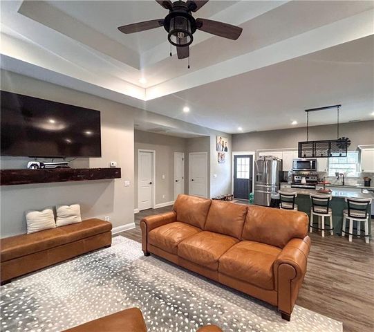 117 Savannah Street SE, Calhoun, GA 30701