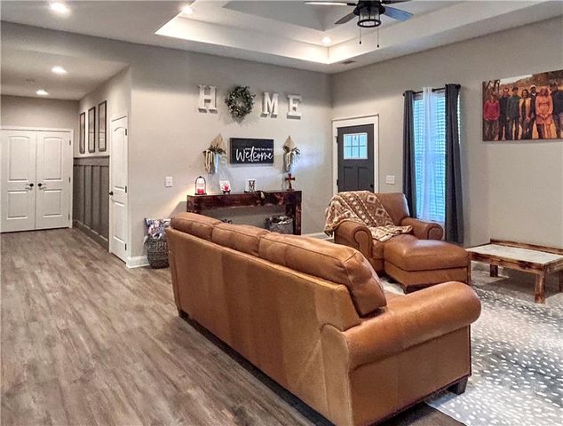 117 Savannah Street SE, Calhoun, GA 30701