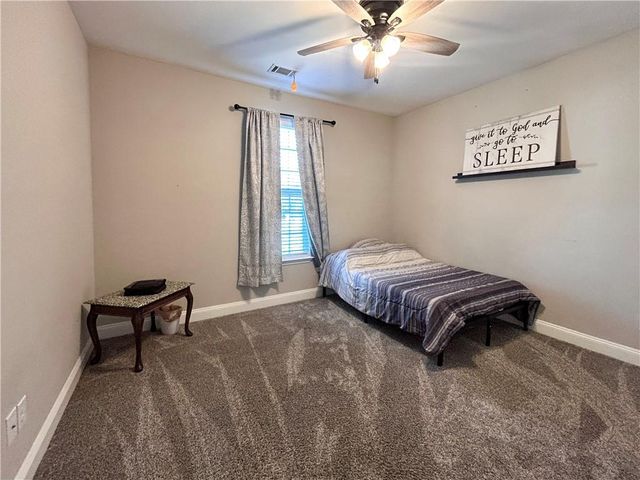 117 Savannah Street SE, Calhoun, GA 30701