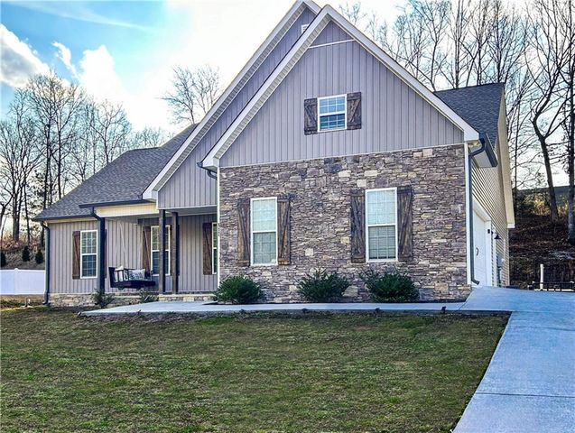 117 Savannah Street SE, Calhoun, GA 30701