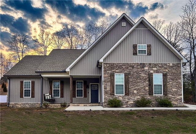 117 Savannah Street SE, Calhoun, GA 30701