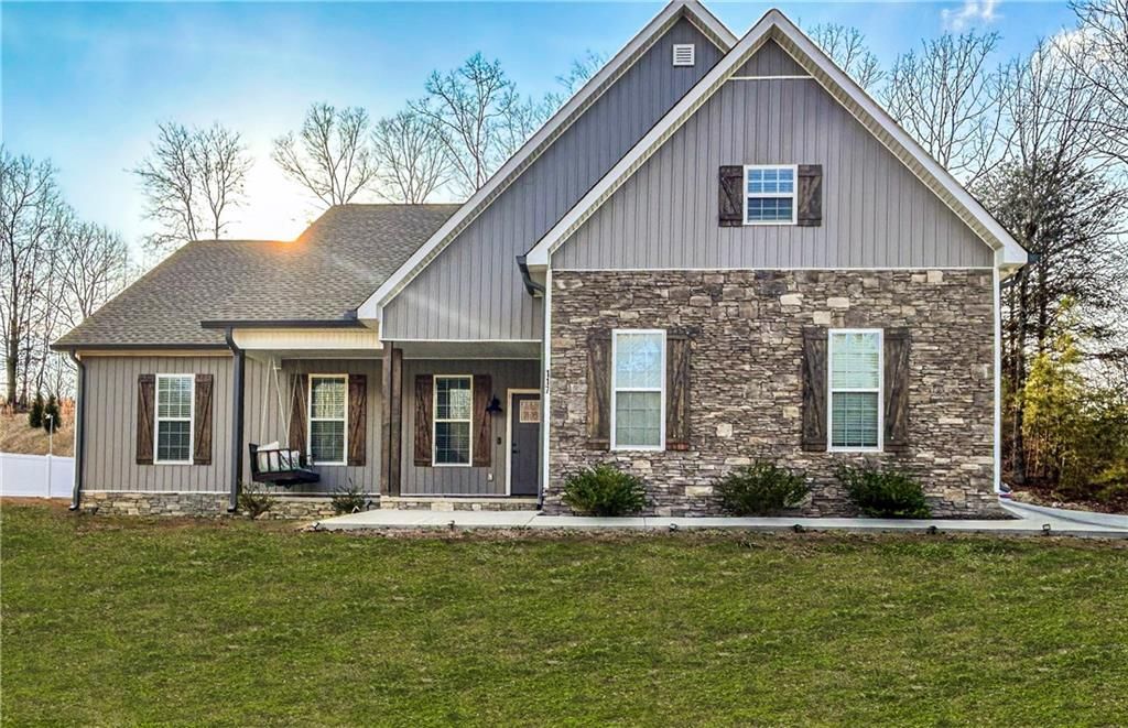 117 Savannah Street SE, Calhoun, GA 30701