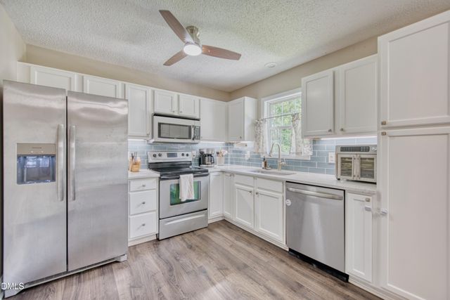 88 Appaloosa Lane, Zebulon, NC 27597