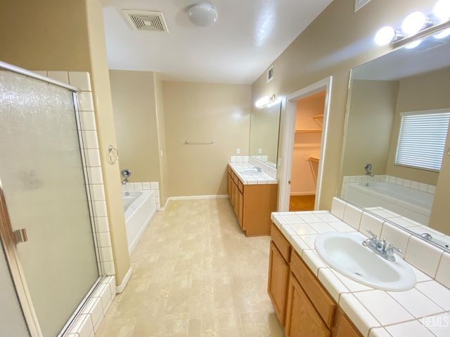 11409 Sangrado Drive, Bakersfield, CA 93311