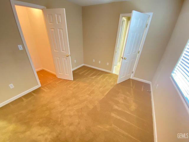 11409 Sangrado Drive, Bakersfield, CA 93311