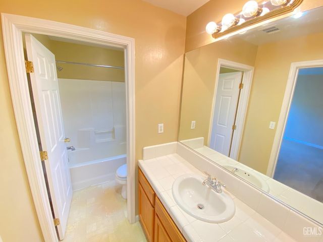 11409 Sangrado Drive, Bakersfield, CA 93311