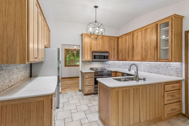 14810 Lloyds Drive, Minnetonka, MN 55345