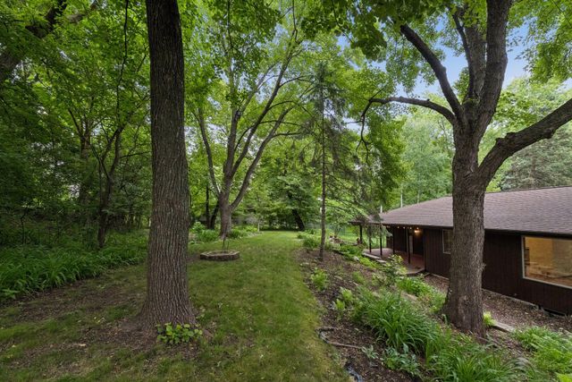14810 Lloyds Drive, Minnetonka, MN 55345