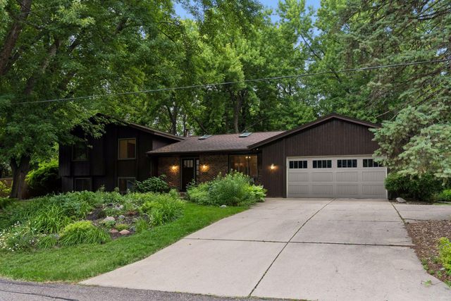 14810 Lloyds Drive, Minnetonka, MN 55345